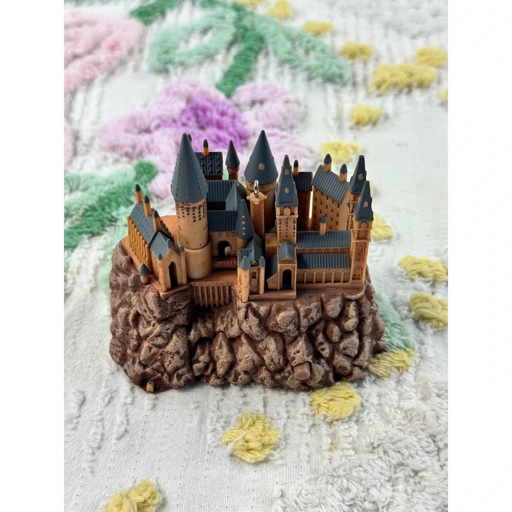 Hallmark Keepsake 2013 Harry Potter Hogwarts Castle Magic Sound Ornament QXI2102